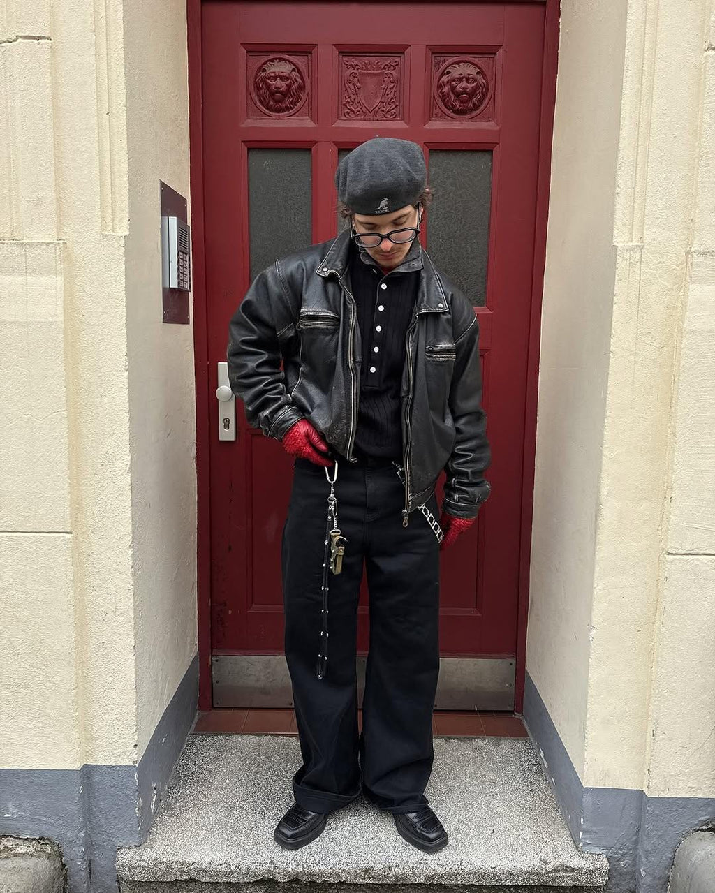 Men's Handmade Distressed Cowhide Leather Jacket: Retro Black Zip-Up Christmas Gift Idea